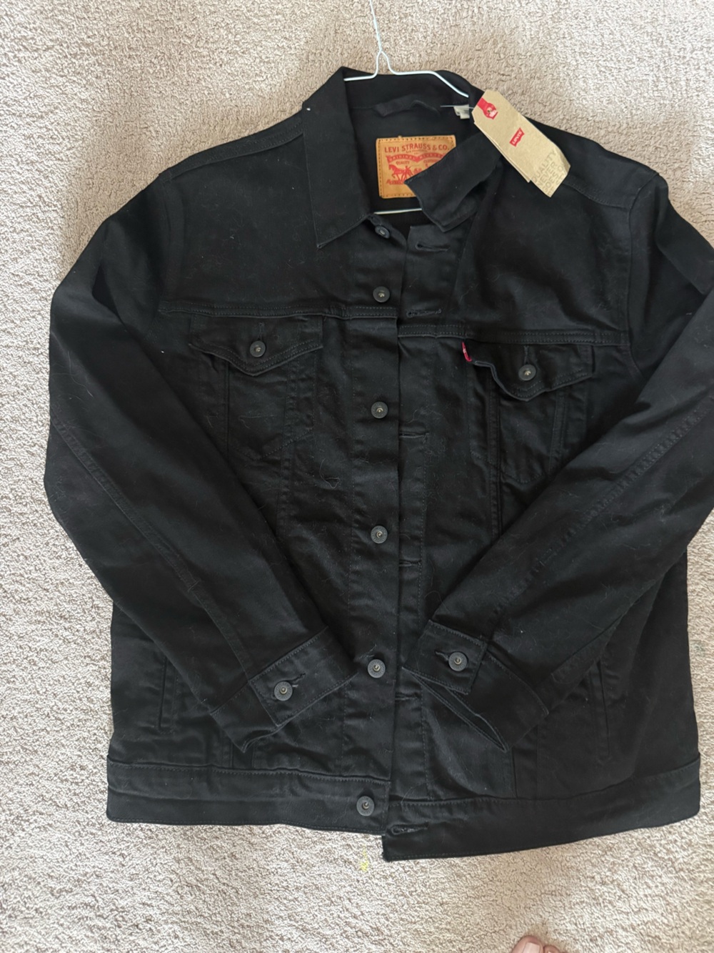 Levi's Men's Black Denim Trucker Jacket with Red Tab Accent - Picture 4 of 4